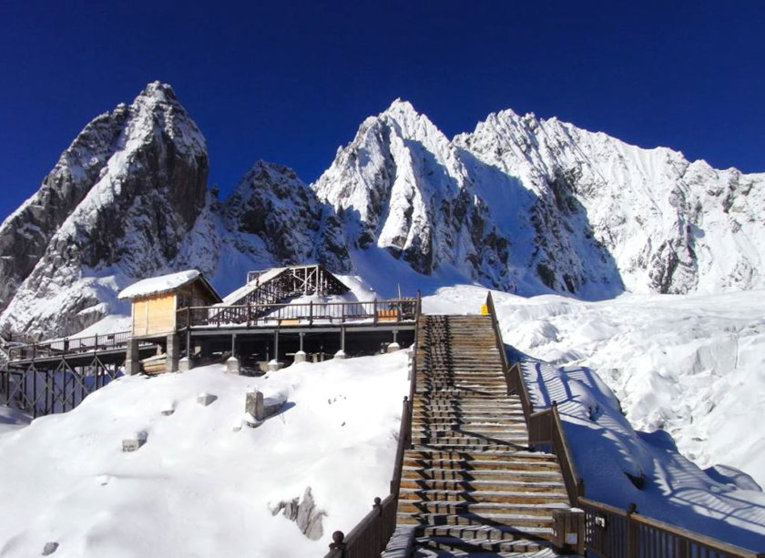 Jade dragon snow mountain