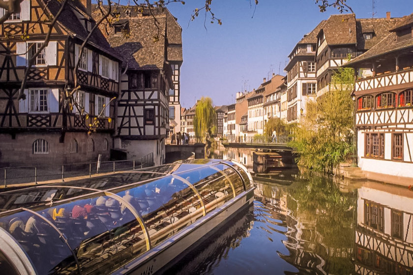 Faire du bateau sur les canaux à Strasbroug