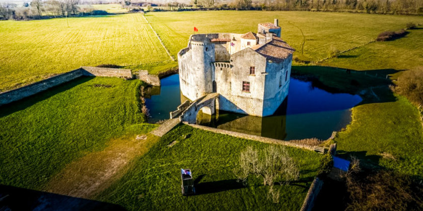 Le château de Saint-Jean-d'Angle
