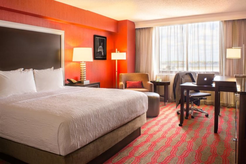 Queens - LaGuardia Plaza Hotel