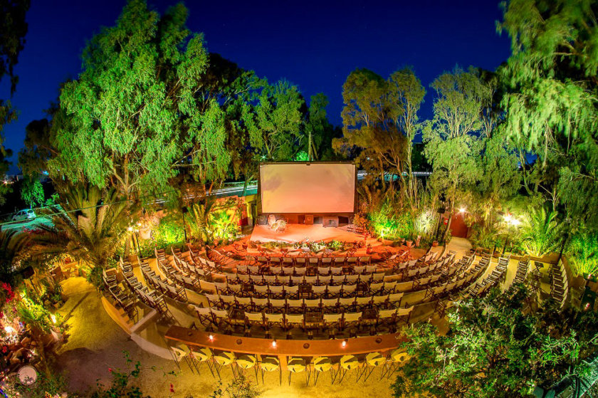 Cine al aire libre en Santorini