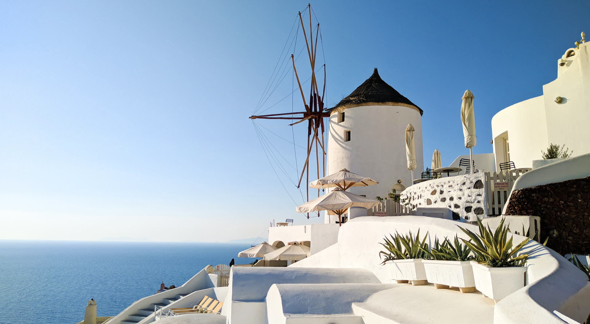 Entertainment in Santorini