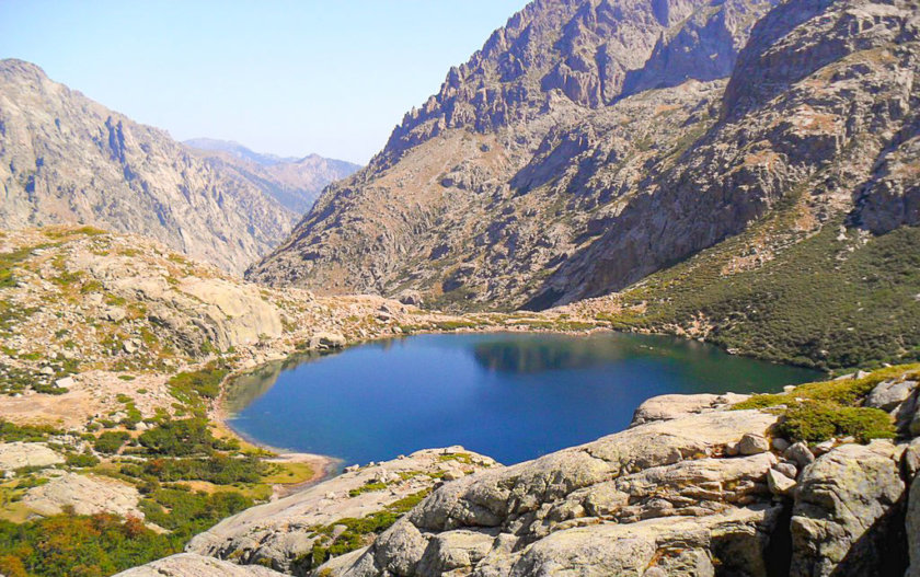 Lago Melo Restonica Córcega