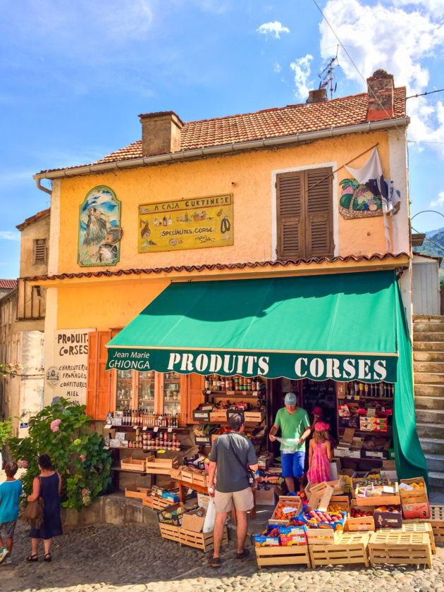 negozio di alimentari Ghionga Corte