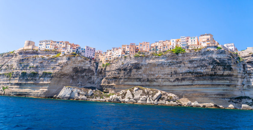 Bonifacio und seine Klippen vom Meer aus