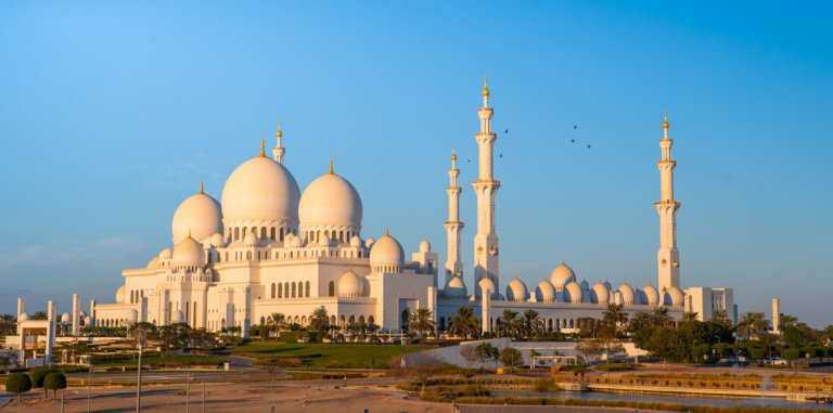 O que Fazer em Abu Dhabi: 30 Pontos Turísticos (+ Dicas)
