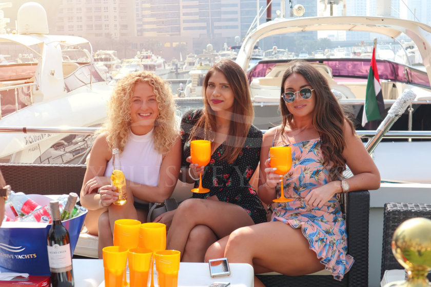Yacht party Dubai