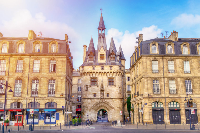 porte cailhau gate bordeaux