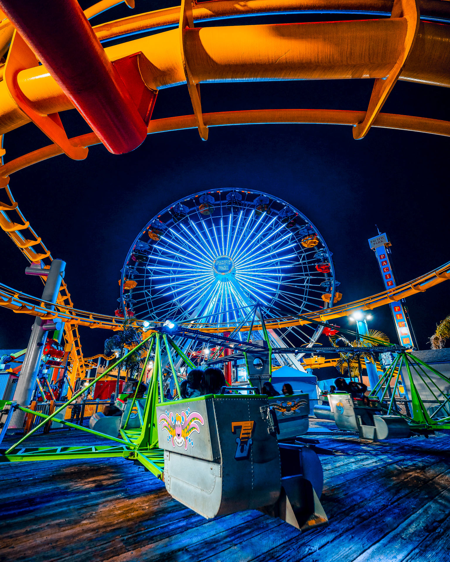 Race on the Santa Monica Pier in Mario Kart Tour Los Angeles - Pacific  Park®